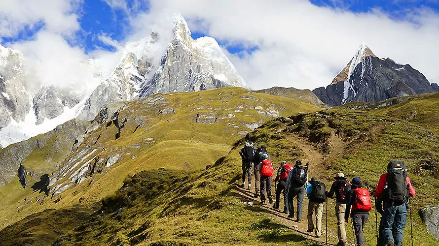 Altitude Acclimatization Guide for High-Altitude Trekkers