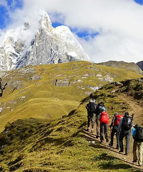 Altitude Acclimatization Guide for High-Altitude Trekkers Altitude Acclimatization Guide for High-Altitude Trekkers